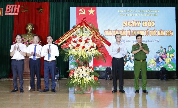 Chủ tịch UBND tỉnh Đỗ Minh Tuấn dự Ngày hội toàn dân bảo vệ an ninh Tổ quốc năm 2024 tại xã Hoằng Tiến