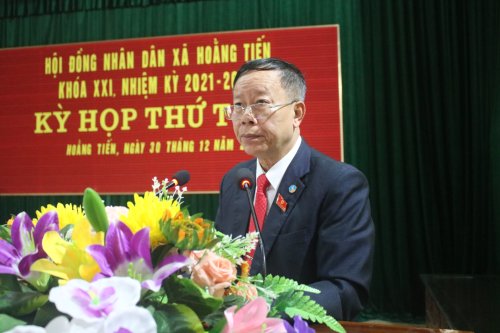 2. Ông Trần Hữu Cường - Bí thư Đảng ủy - CT.HĐND xã Hoằng Tiến khai mạc kỳ họp.jpg