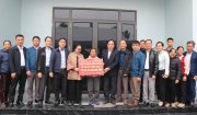 Xã Hoằng Tiến bàn giao kinh phí hỗ trợ xây dựng nhà ở theo Chỉ thị số 22-CT/TU của Ban Thường vụ Tỉnh uỷ cho gia đình bà Lê Thị Thoa, thôn Đông Thành